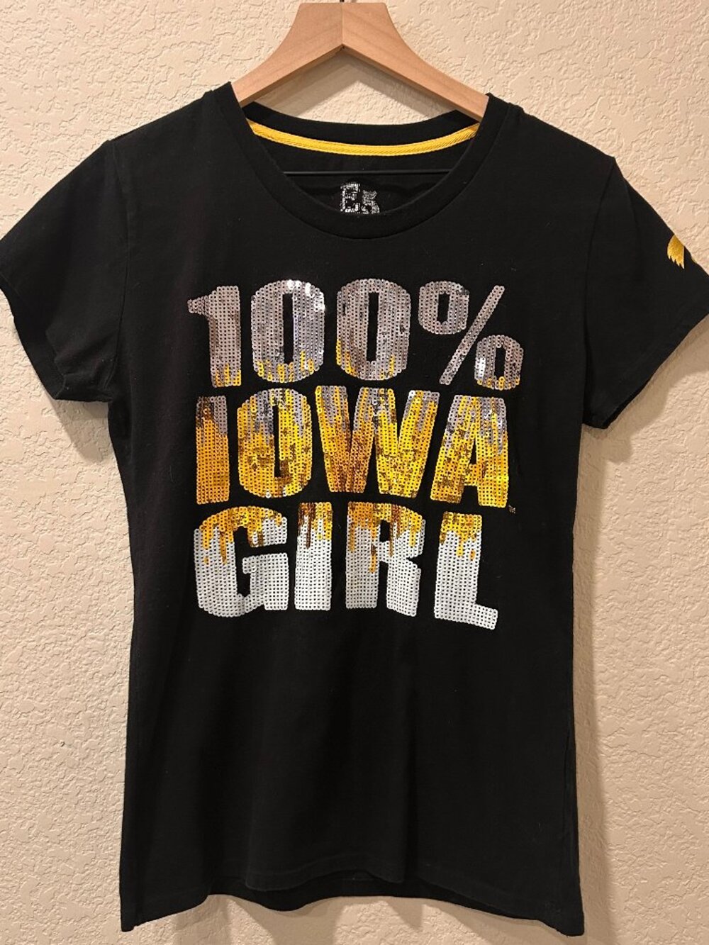 Iowa Hawkeyes Sequined Black Short Sleeved Iowa Girl T-Shirt Size Large